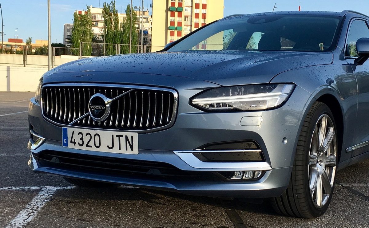 2020 Volvo S60 T8 Dugoročni uvod